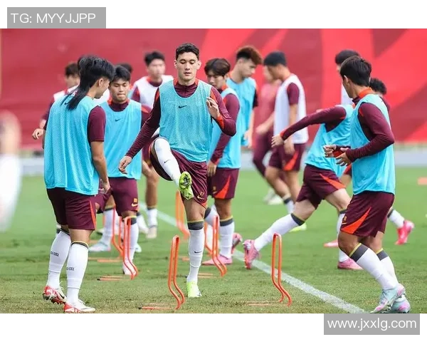 亚足联赛事精彩对决越南队迎战强敌韩国队展现足球魅力与激情 亚足联赛事精彩对决越南队迎战强敌韩国队展现足球魅力与激情