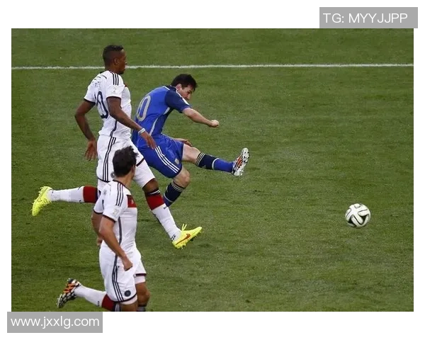 回顾2014年巴西世界杯经典对决德国逆转巴西精彩录像重温