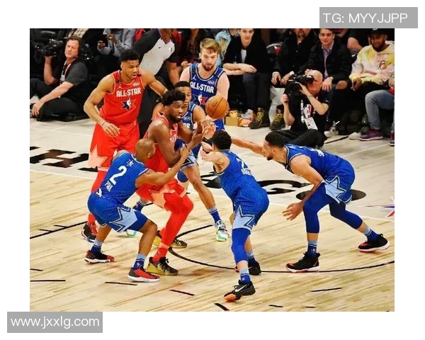 太阳队与小牛队克劳福德的精彩对决引发球迷热议与期待 太阳队与小牛队克劳福德的精彩对决引发球迷热议与期待