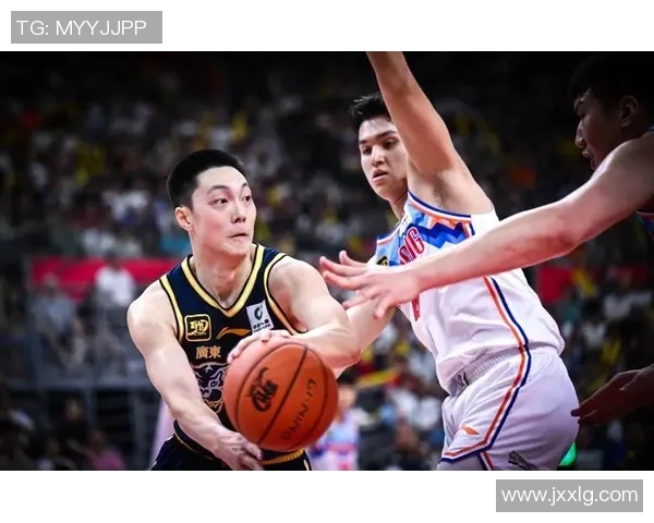 胡明轩:从青涩新星到篮球赛场上的璀璨明星之路 胡明轩:从青涩新星到篮球赛场上的璀璨明星之路